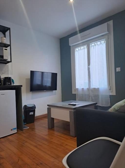 T2 Tom Krist. / Circuit 24H / Oasis /Antares Apartman Le Mans Kültér fotó