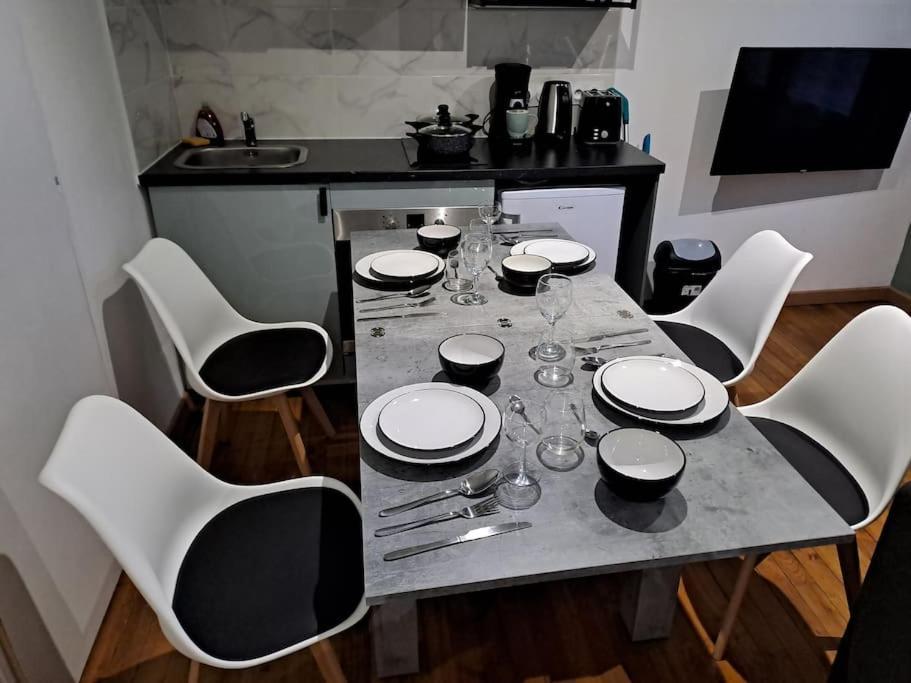 T2 Tom Krist. / Circuit 24H / Oasis /Antares Apartman Le Mans Kültér fotó