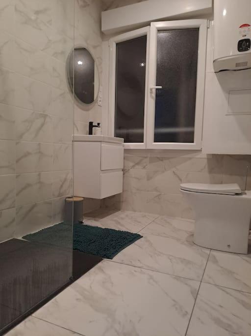 T2 Tom Krist. / Circuit 24H / Oasis /Antares Apartman Le Mans Kültér fotó