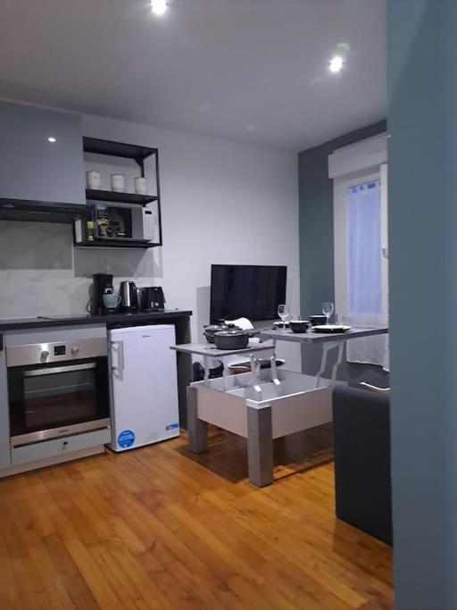 T2 Tom Krist. / Circuit 24H / Oasis /Antares Apartman Le Mans Kültér fotó